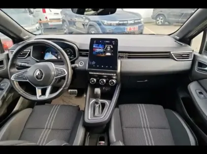 Photo 11 Renault Clio  1.6 E-Tech hybride 145ch Engineered