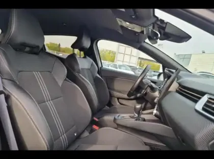 Photo 9 Renault Clio  1.6 E-Tech hybride 145ch Engineered