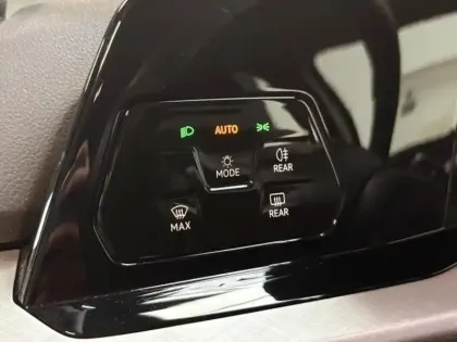 Photo 28 Volkswagen Golf  1.0 eTSI OPF 110ch Life Plus DSG7