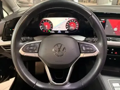 Photo 29 Volkswagen Golf  1.0 eTSI OPF 110ch Life Plus DSG7