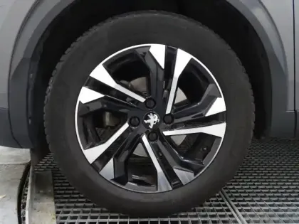 Photo 9 Peugeot 2008  1.2 PureTech 130ch S&S Allure EAT8 7cv