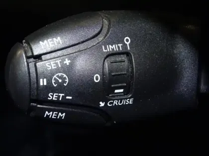 Photo 13 Peugeot 2008  1.2 PureTech 130ch S&S Allure EAT8 7cv