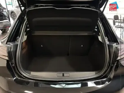 Photo 13 Peugeot 208  1.2 Hybrid 110ch Style e-DCS6