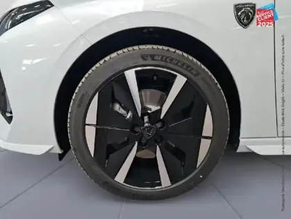 Photo 9 Peugeot 308  e- 156ch batterie 55 kWh GT Exclusive