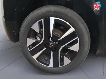 Photo 9 Peugeot 208  1.2 Hybrid 110ch Allure e-DCS6