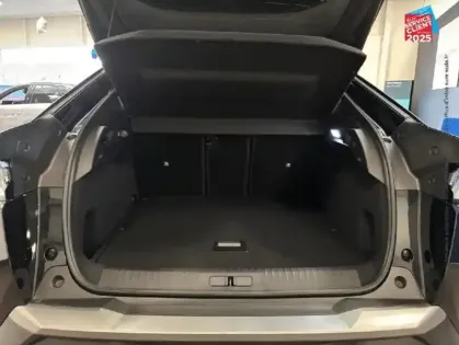 Photo 13 Peugeot 3008  1.2 Hybrid 145ch GT e-DCS6