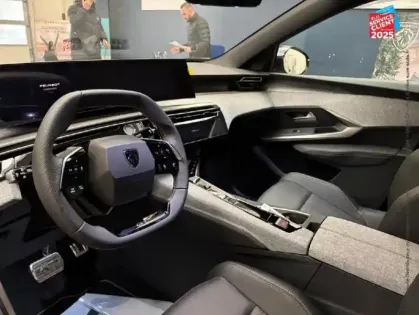 Photo 14 Peugeot 3008  1.2 Hybrid 145ch GT e-DCS6