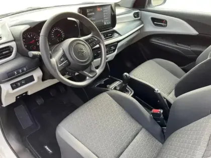 Photo 7 Suzuki Swift  1.2 Hybrid 83ch Privilège