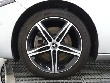 Photo 10 Mercedes Classe A  250 e 160+102ch Progressive Line 8G-DCT 8cv