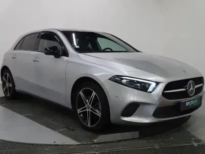 Photo 2 Mercedes Classe A  250 e 160+102ch Progressive Line 8G-DCT 8cv