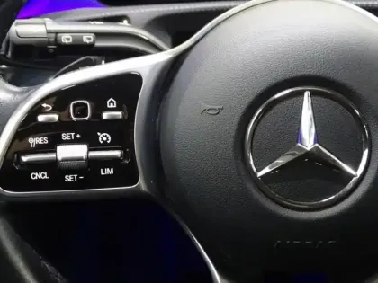 Photo 13 Mercedes Classe A  250 e 160+102ch Progressive Line 8G-DCT 8cv