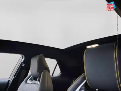 Photo 11 Toyota C-HR  2.0 Hybride Rechargeable 225ch Collection Premiere MY25