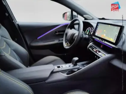 Photo 4 Toyota C-HR  2.0 Hybride Rechargeable 225ch Collection Premiere MY25