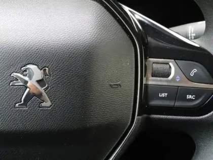 Photo 13 Peugeot 208  1.2 PureTech 100ch S&S GT 118g