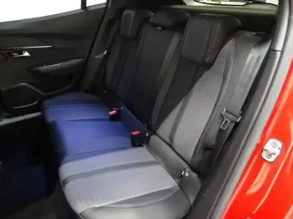 Photo 11 Peugeot 2008  e- 136ch Allure Business