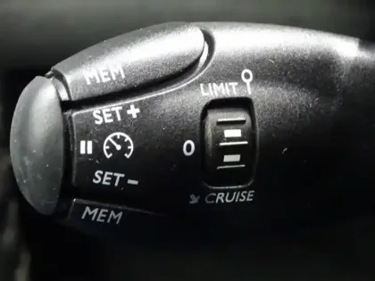 Photo 12 Peugeot 208  1.5 BlueHDi 100ch S&S Allure