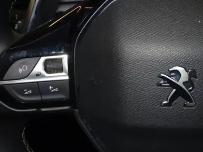 Photo 14 Peugeot 3008  HYBRID 225ch Allure e-EAT8 10cv