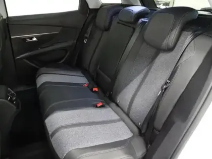 Photo 11 Peugeot 3008  HYBRID 225ch Allure e-EAT8 10cv