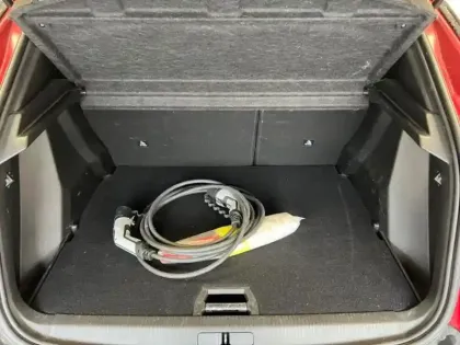 Photo 8 Peugeot 2008  e- 136ch GT