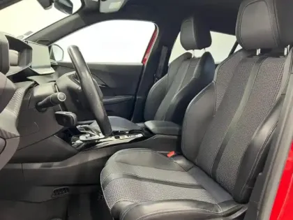 Photo 6 Peugeot 2008  e- 136ch GT