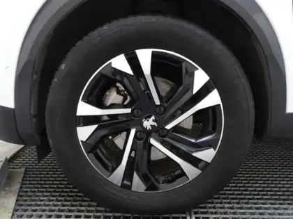 Photo 9 Peugeot 2008  e- 136ch GT