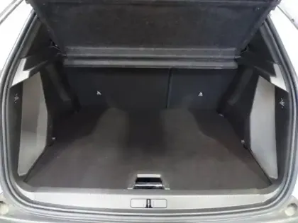 Photo 5 Peugeot 2008  e- 136ch GT