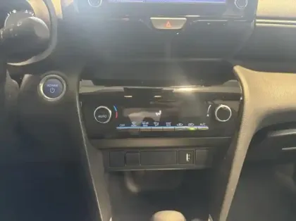 Photo 10 Toyota Yaris  Cross 116h Dynamic MY22