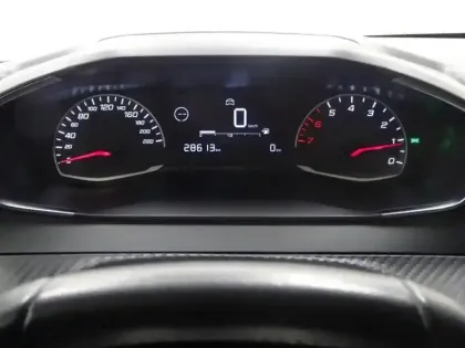 Photo 13 Peugeot 208  Affaire 1.2 PureTech 75ch S&S Premium