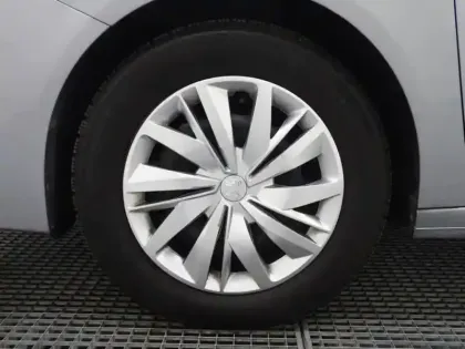 Photo 9 Peugeot 208  Affaire 1.2 PureTech 75ch S&S Premium