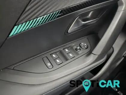 Photo 13 Peugeot 2008  e- 136ch Allure