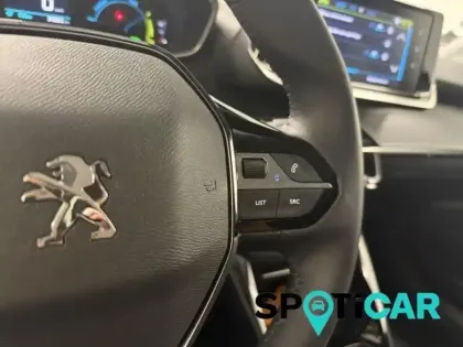 Photo 10 Peugeot 2008  e- 136ch Allure