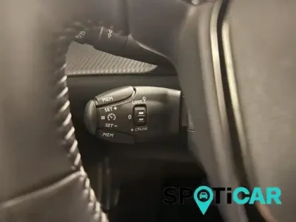 Photo 11 Peugeot 2008  e- 136ch Allure