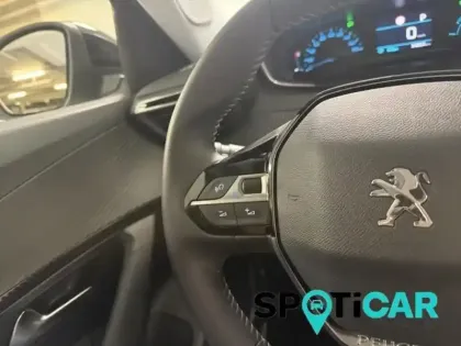 Photo 9 Peugeot 2008  e- 136ch Allure