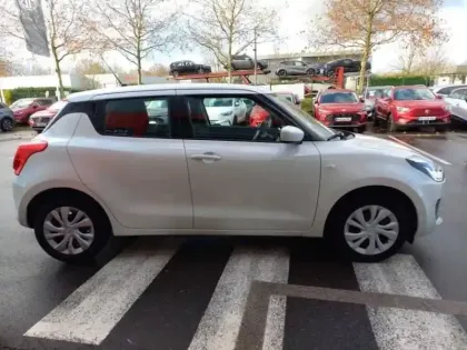 Photo 3 Suzuki Swift  1.2 Dualjet Hybrid 83ch Avantage