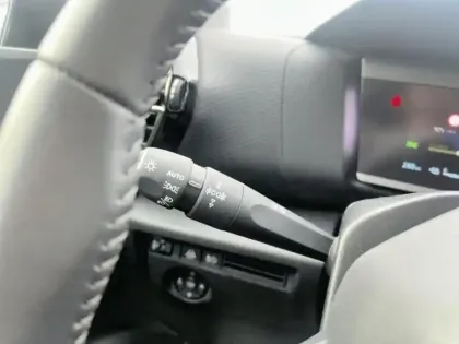 Photo 13 Citroën C4  Moteur électrique 136ch (100 kW) C-Series Automatique