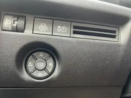 Photo 12 Citroën C4  Moteur électrique 136ch (100 kW) C-Series Automatique