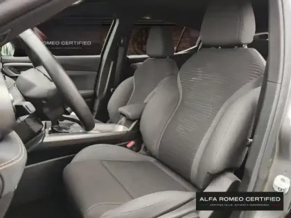 Photo 8 Alfa Romeo Tonale  1.5 Hybrid 130ch Sprint TCT