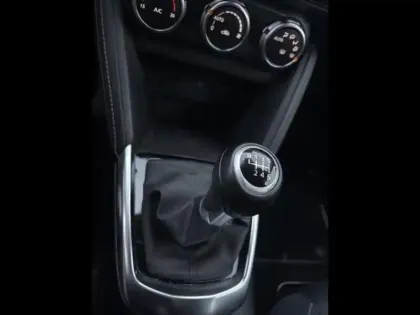 Photo 14 Mazda Mazda2 Mazda 2 1.5 SKYACTIV-G M Hybrid 90ch Sélection 5cv