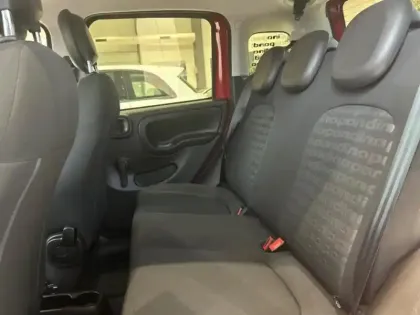 Photo 9 Fiat Panda  Classic 1.0 70ch BSG S&S Pandina Step 2