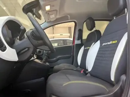 Photo 8 Fiat Panda  Classic 1.0 70ch BSG S&S Pandina Step 2