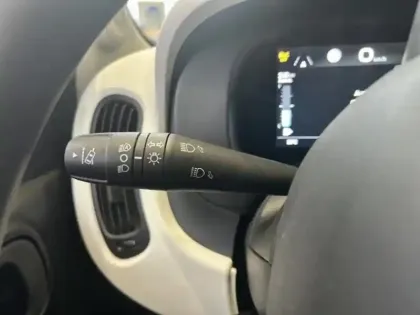 Photo 13 Fiat Panda  Classic 1.0 70ch BSG S&S Pandina Step 2