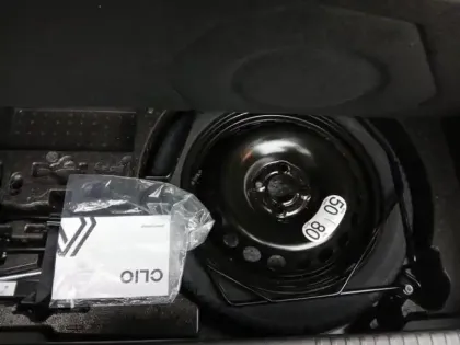 Photo 4 Renault Clio  1.6 E-Tech 145ch full hybrid Techno - 24