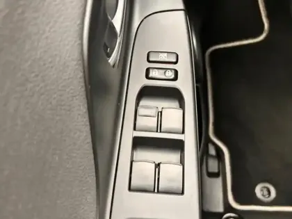 Photo 6 Toyota Yaris  70 VVT-i Ultimate 5p