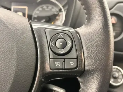 Photo 13 Toyota Yaris  70 VVT-i Ultimate 5p