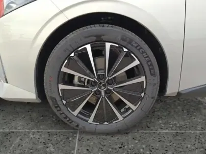 Photo 13 DS DS 4 N°4 E-TENSE 213ch Etoile