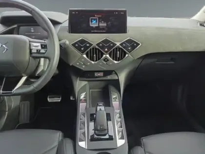 Photo 10 DS DS 3  1.2 T Hybrid 136 Cuir Performance Line BVA