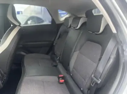 Photo 11 Renault Captur  1.3 TCe mild hybrid 140ch Techno