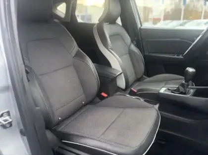 Photo 10 Renault Captur  1.3 TCe mild hybrid 140ch Techno