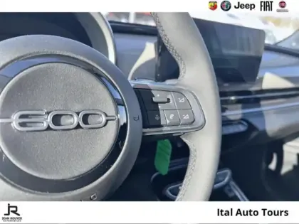Photo 13 Fiat 600  1.2 Hybrid Turbo 110ch Icône DCT6 MY25