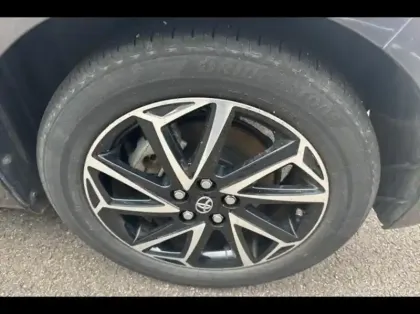 Photo 12 Toyota Yaris  116h Design 5p